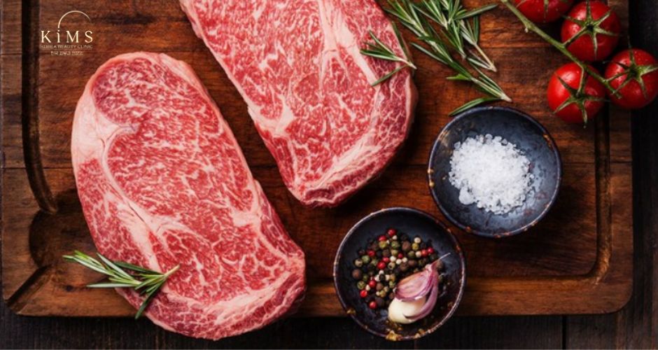 Ăn thịt bò gây vết thâm sẫm khi vết thương chưa lành hẳn.