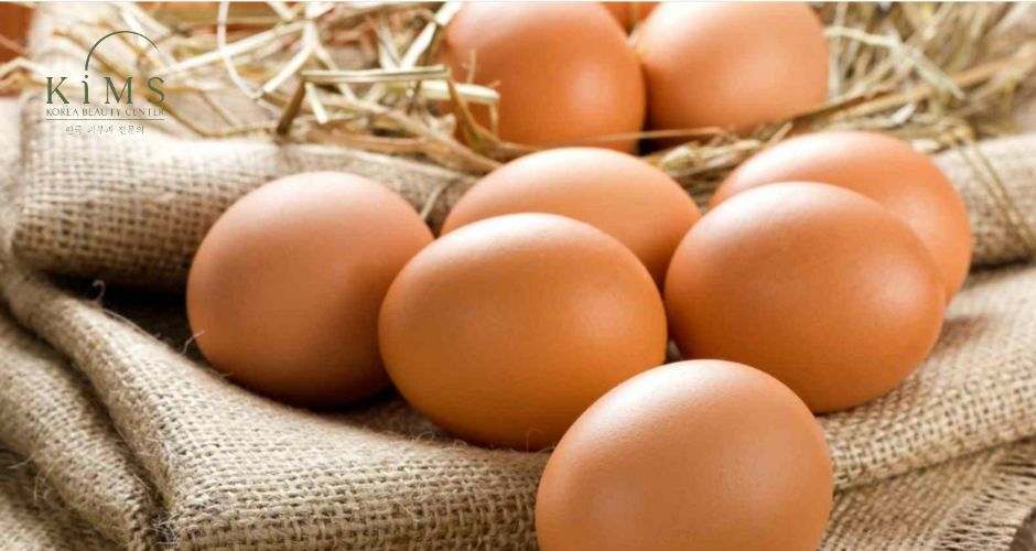 Hạn chế ăn trứng để hỗ trợ tốc độ lành của vết thương.