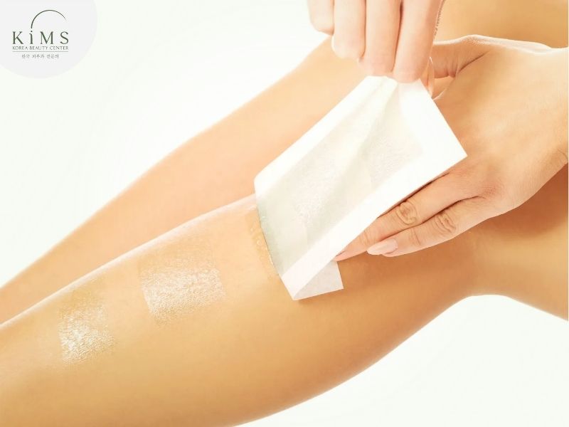 Thao tác giật wax chuẩn xác giúp giảm đau và tăng hiệu quả