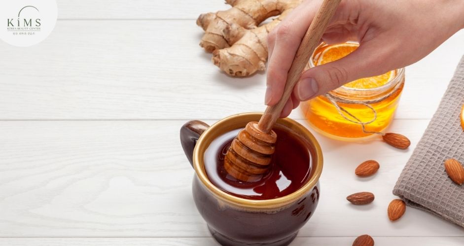Mặt nạ gừng kết hợp mật ong và các chất dễ tìm giúp dưỡng da đầu và nuôi tóc khỏe mạnh