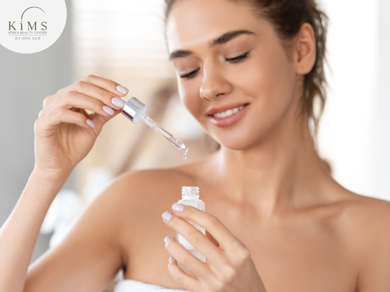 Cấp ẩm đầy đủ là bước quan trọng giúp phục hồi hàng rào bảo vệ da