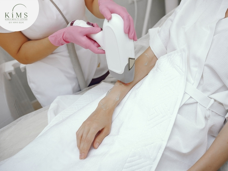 Đảm bảo vùng da cần triệt sạch sẽ giúp giảm nguy cơ nhiễm trùng.